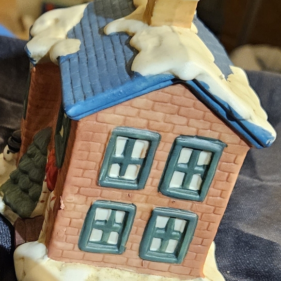 Vintage Christmas House distributed by Rose's Stores. Made in Taiwan. - Picture 7 of 8